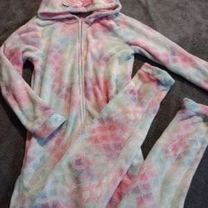 Girls mermaid ones pajamas